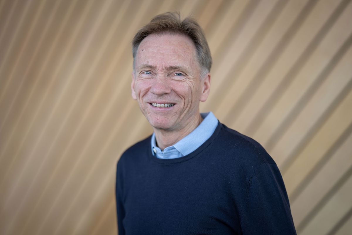 Portrettbilde av Vidar Hafnor i Kildens foajé