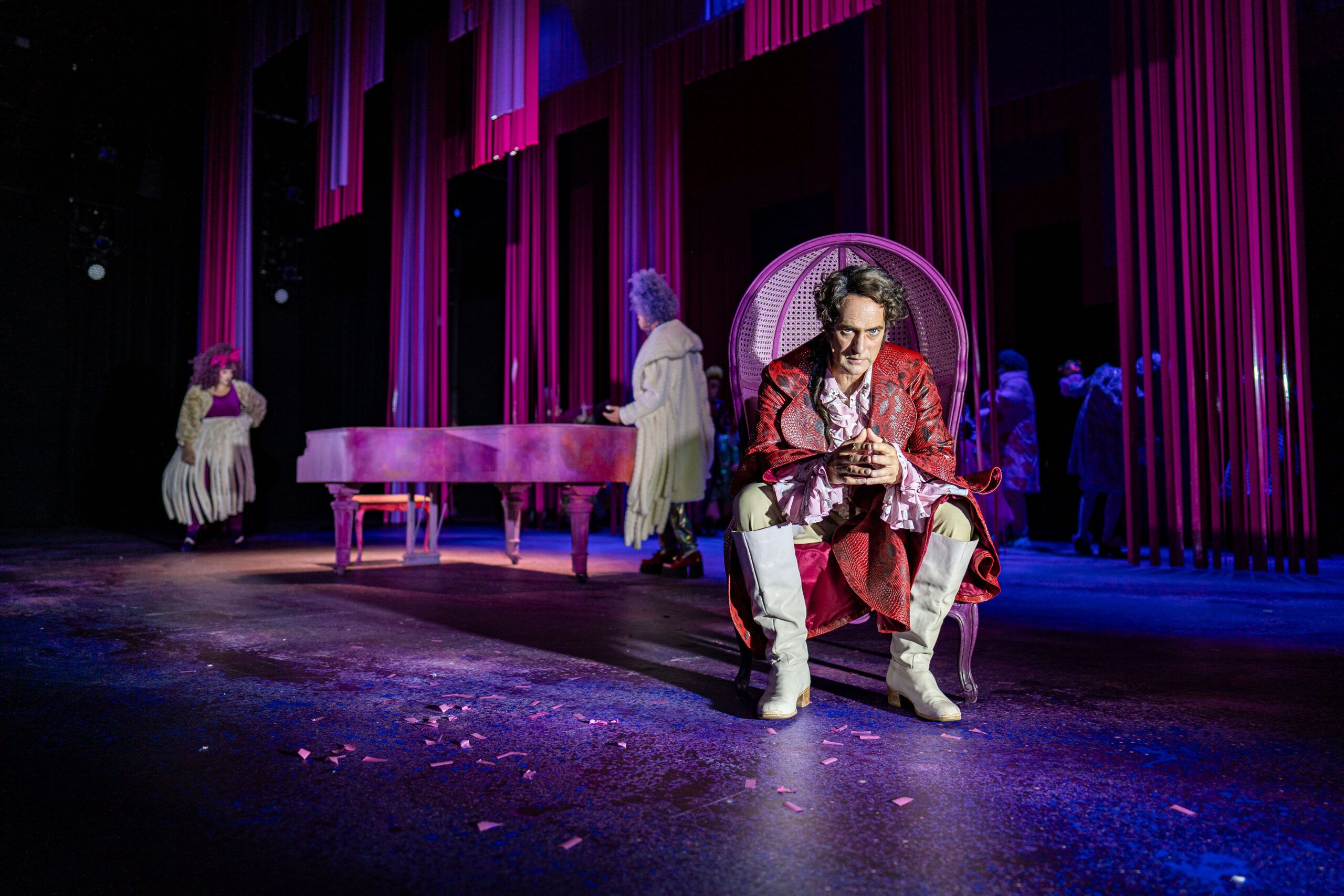 Forestillingsbilde fra Amadeus av Peter Shaffer i 2023