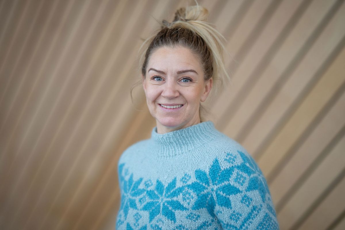 Portrettbilde av Ann Ingrid Fuglestveit i Kildens foajé