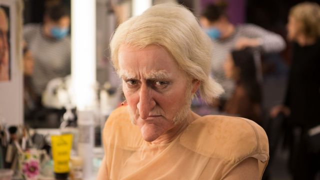 Bilde av Ulla Marie Broch som rollefiguren Ebeneser Knug.