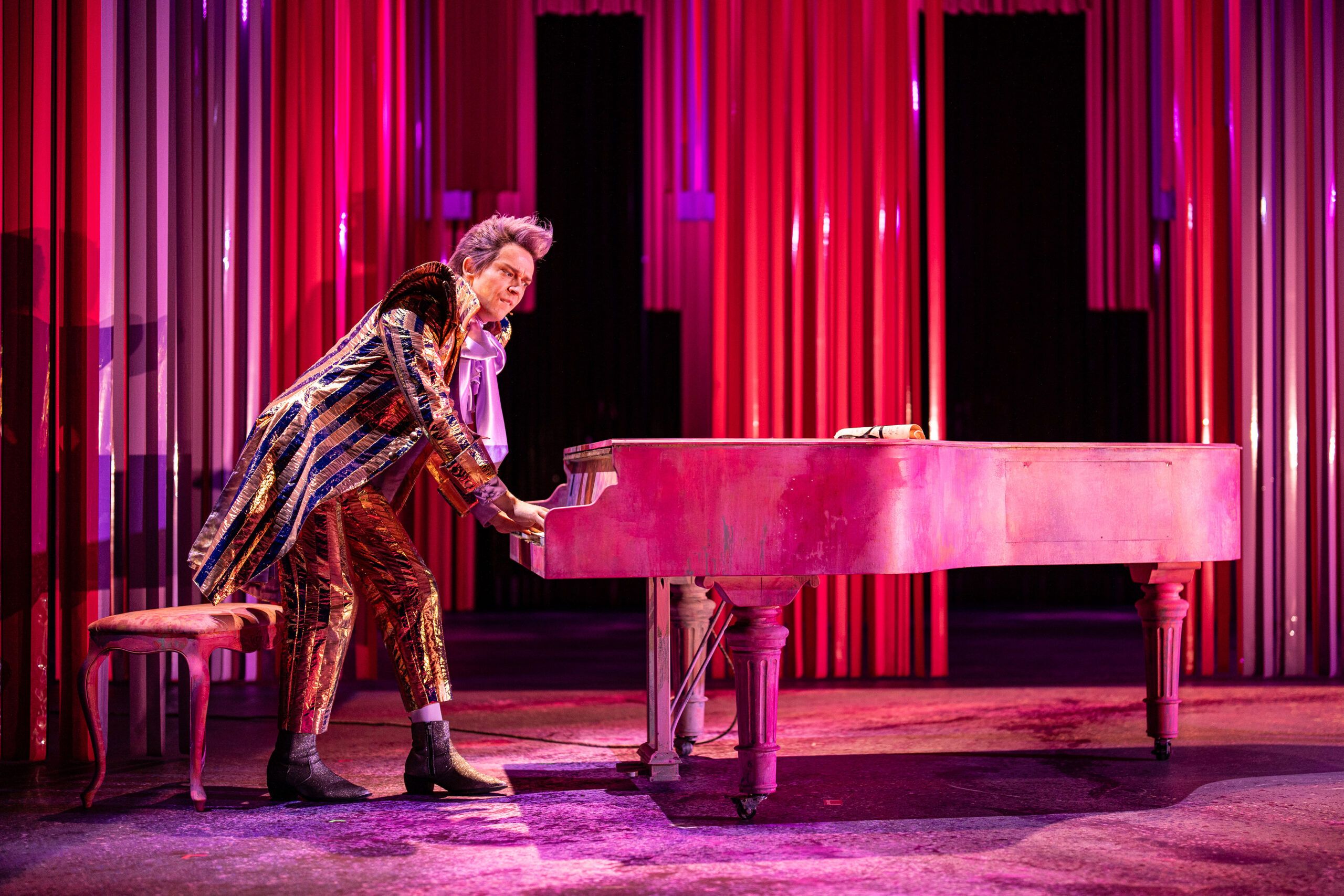 Forestillingsbilde fra Amadeus av Peter Shaffer i 2023