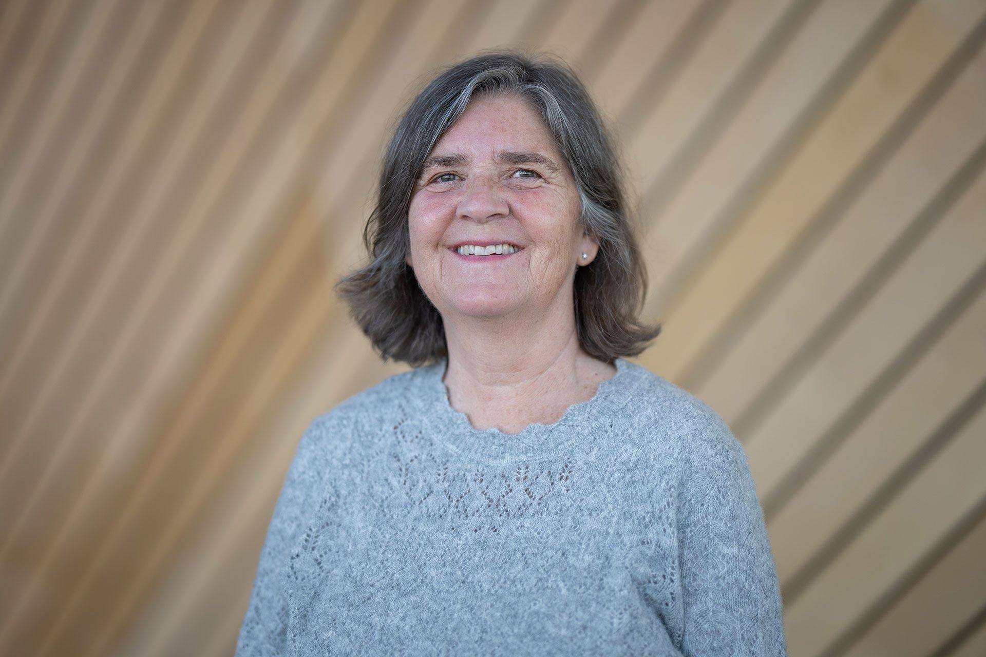 Portrettbilde av Hilde Hafnor i Kildens foajé