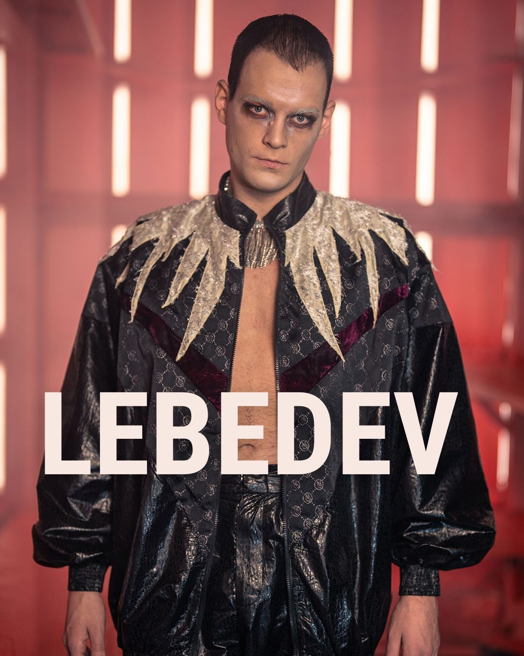 Portrettfoto av Lebedev i Idioten