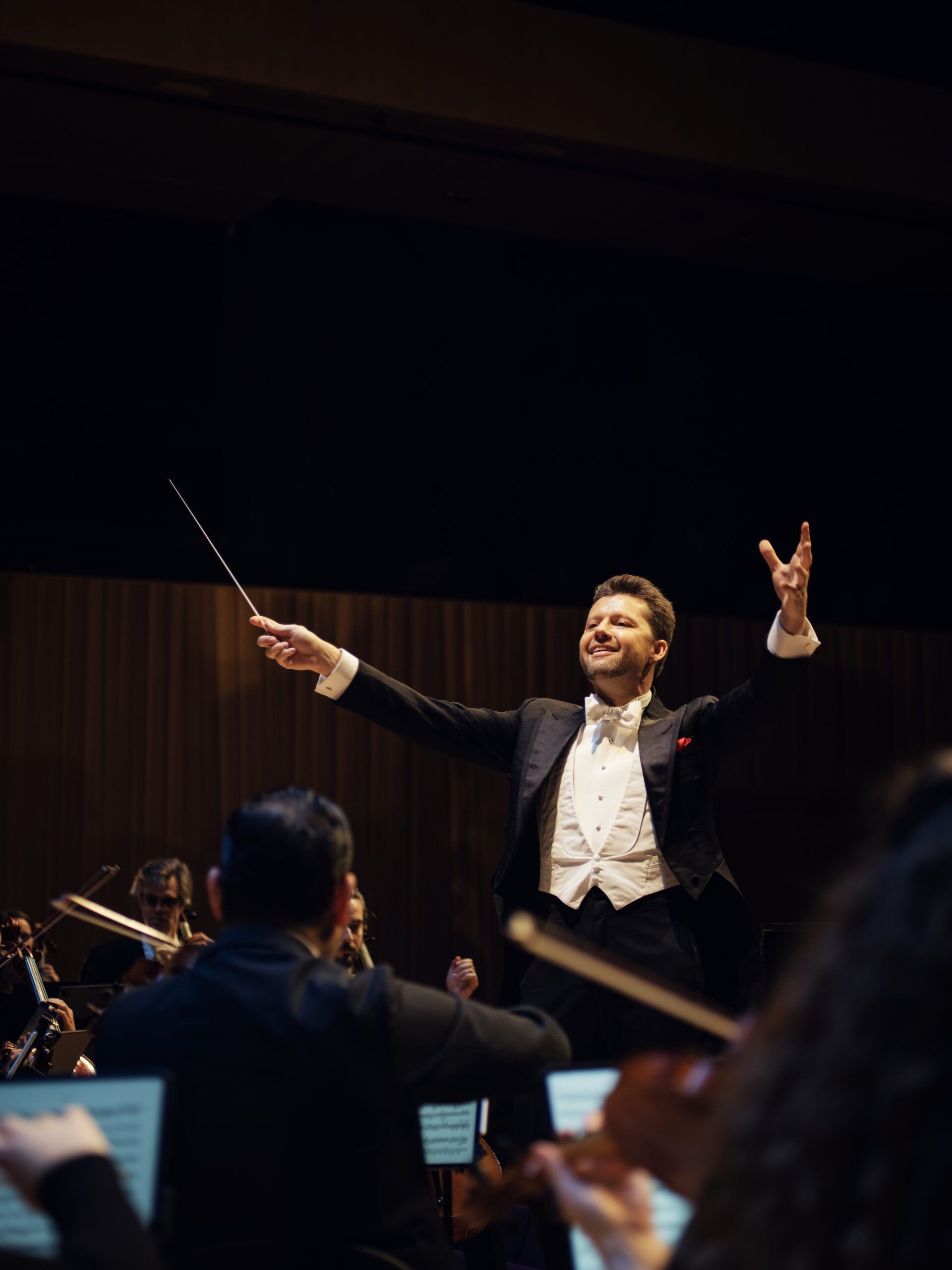 Julian Rachlin på podiet under konsert