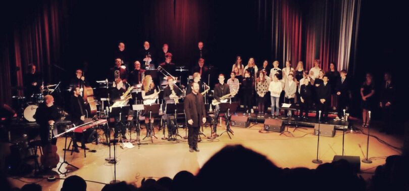 Swingende jul med Christianssand Storband og Solholmen skoles barnekor