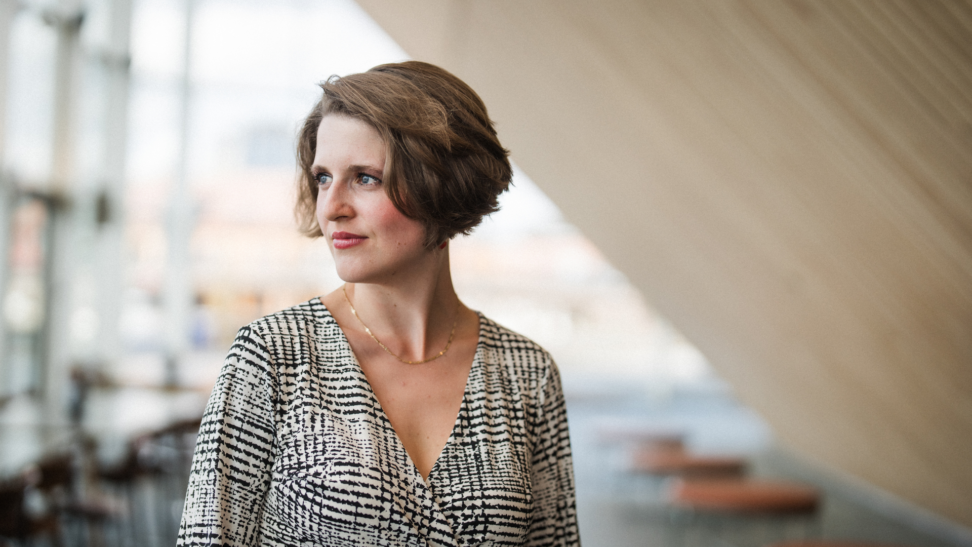 Fanni Istenes i Kildens foajee