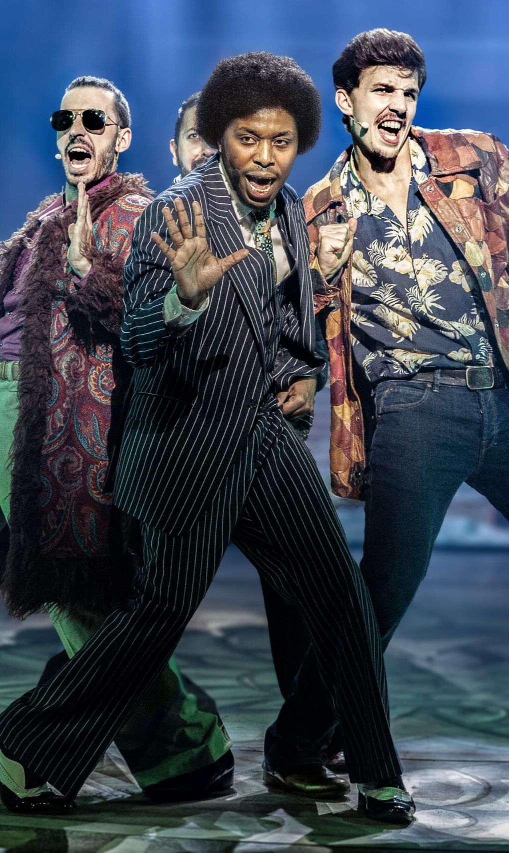 KEVIN MBUGUA som curtis